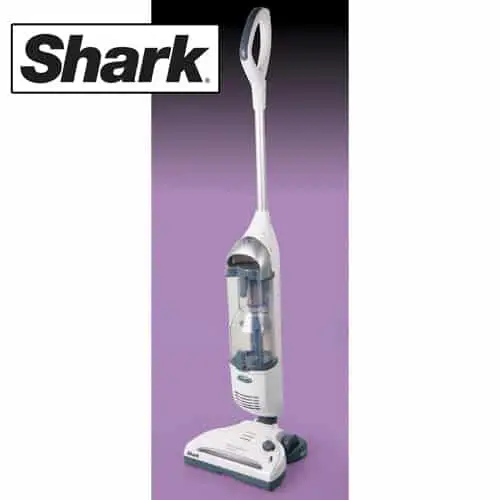 Read more about the article Shark Navigator Cordless Stick Vacuum SV1106 Review