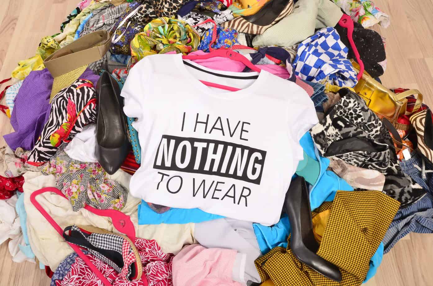 You are currently viewing Quick Tips to Organize Your Closet
